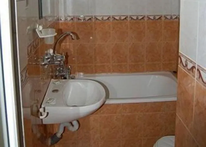 Hostal Pop Bogomil *