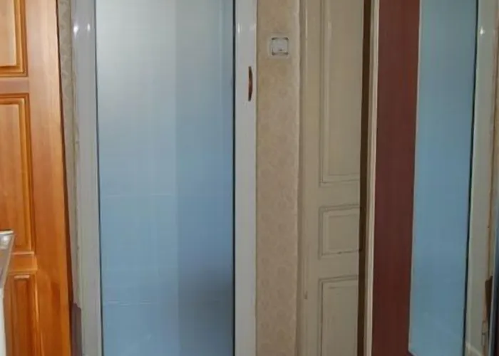 Pop Bogomil Hostal *